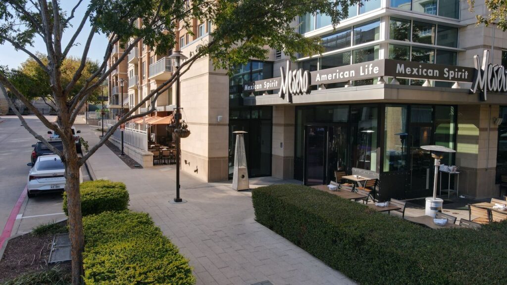 Mesero Preston Hollow Village